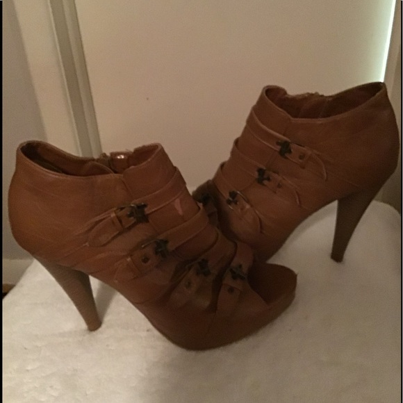 Yoke Heeled Ankle Boots - Picture 2 of 8